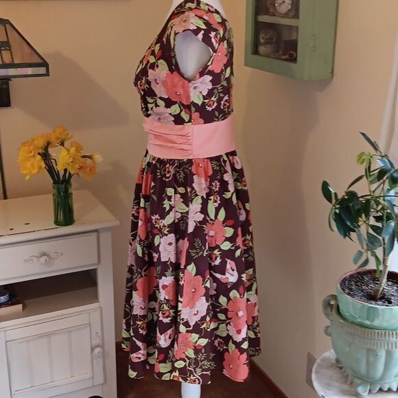 Folter Floral Patterned Dress. - Picture 4 of 10
